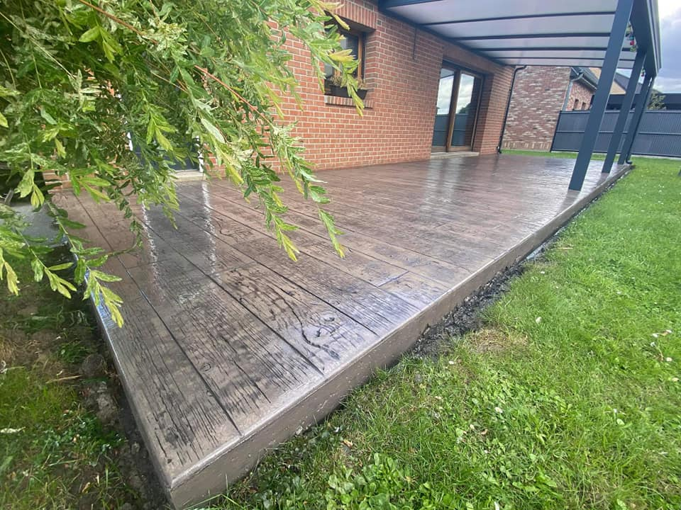 Jardin avec gazon synthétique