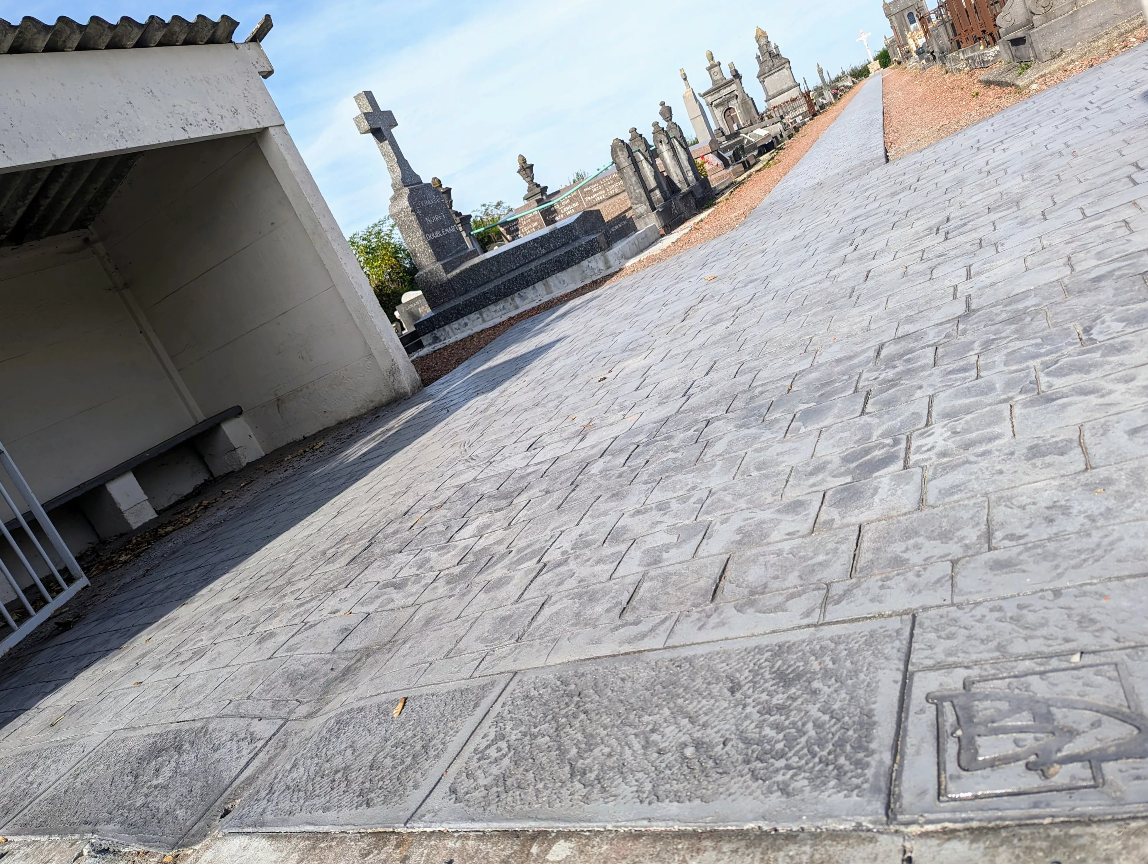 Allées de cimetière